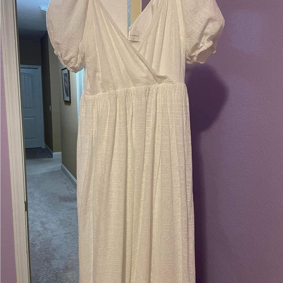 Alamour White Dress - Picture 3 of 3